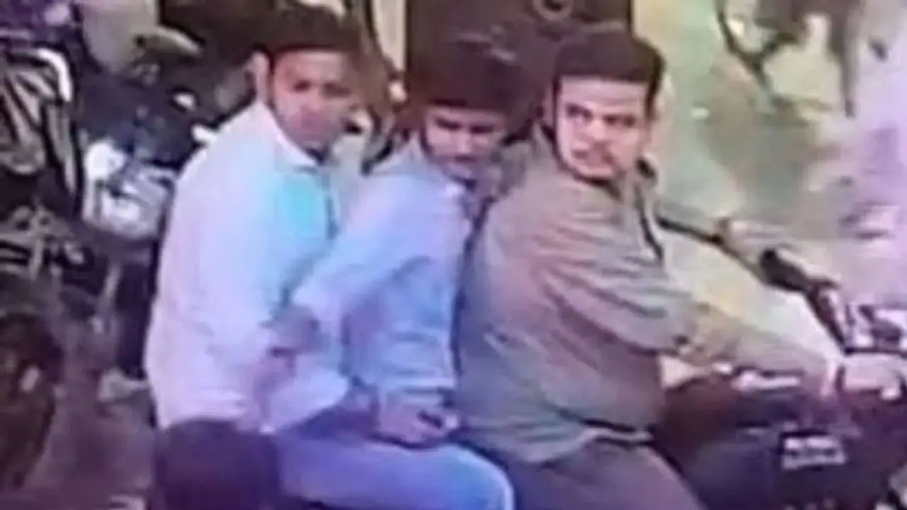 बंदूक की नोक पर IIT BHU की छात्रा के कपड़े उतरवाने आरोपी गिरफ्तार, दो महीने बाद पुलिस ने दबोचा 