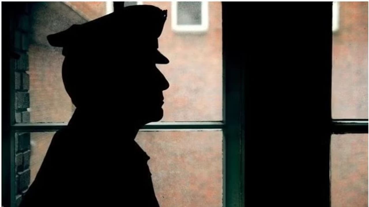 12.5 ലക്ഷം വരെ വാഗ്ദാനം; ഭീകരരെ കുറിച്ച് വിവരം നൽകുന്നവർക്ക് പാരിതോഷികം പ്രഖ്യാപിച്ച് ജമ്മുകശ്മീർ പൊലീസ് 12.5 ലക്ഷം വരെ വാഗ്ദാനം; ഭീകരരെ കുറിച്ച് വിവരം നൽകുന്നവർക്ക് പാരിതോഷികം പ്രഖ്യാപിച്ച് ജമ്മുകശ്മീർ പൊലീസ്