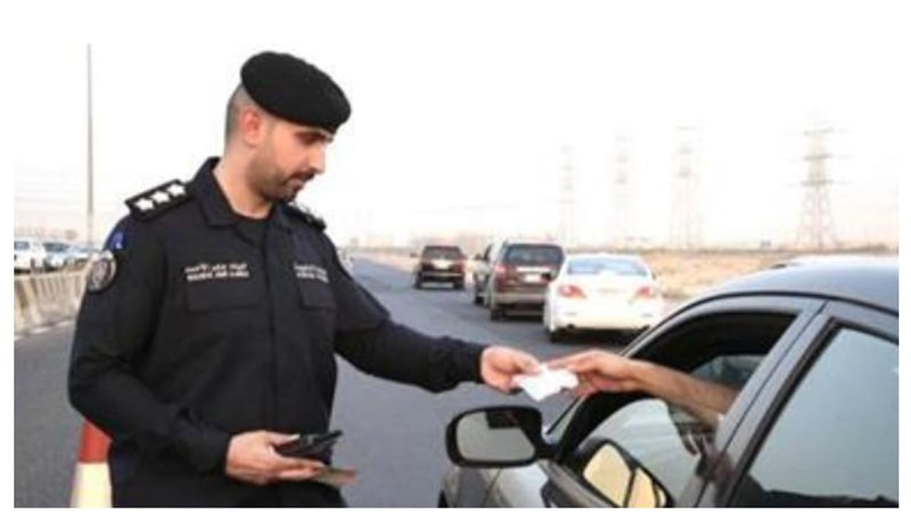 കുവൈത്തിൽ കർശന പരിശോധന; 19,540 ട്രാഫിക്ക് നിയമലംഘനങ്ങൾ കണ്ടെത്തി കുവൈത്തിൽ കർശന പരിശോധന; 19,540 ട്രാഫിക്ക് നിയമലംഘനങ്ങൾ കണ്ടെത്തി