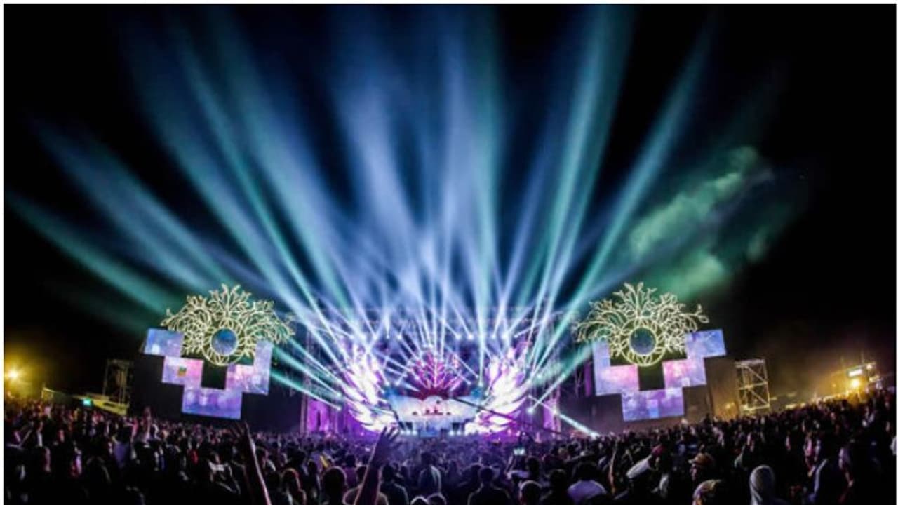 Today Top Stories:అట్టహాసంగా న్యూఇయర్ సంబరాలు..గ్యారెంటీలకు ఎన్నికల కోడ్ గండం..కోహ్లీకి ప్రతిష్టాత్మక అవార్డు Today Top Stories:అట్టహాసంగా న్యూఇయర్ సంబరాలు..గ్యారెంటీలకు ఎన్నికల కోడ్ గండం..కోహ్లీకి ప్రతిష్టాత్మక అవార్డు