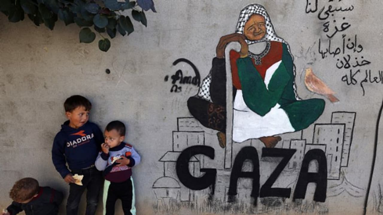 ലോകം പുതുവർഷത്തെ വരവേൽക്കുമ്പോഴും ഗാസയുടെ ആകാശത്ത് വിരിഞ്ഞത് സ്ഫോടനങ്ങളുടെ അഗ്നിഗോളങ്ങൾ