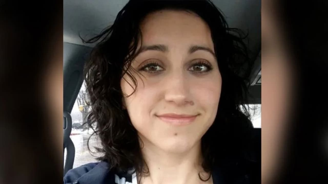 2 മക്കളെ കൊന്നു, ഒരാൾക്ക് പരിക്ക്, അന്വേഷണത്തിനിടെ രാജ്യം വിട്ട അമ്മ ഒടുവിൽ പിടിയിൽ 