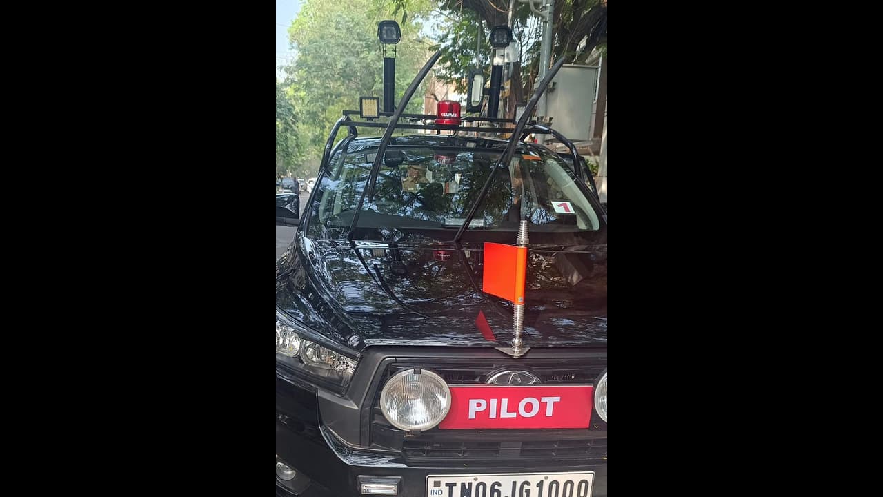 முதலமைச்சர் ஸ்டாலினுக்கு கூடுதல் பாதுகாப்பு அம்சங்களுடன் கூடிய புதிய வாகனங்கள்... என்னென்ன வசதிகள் உள்ளது? முதலமைச்சர் ஸ்டாலினுக்கு கூடுதல் பாதுகாப்பு அம்சங்களுடன் கூடிய புதிய வாகனங்கள்... என்னென்ன வசதிகள் உள்ளது?