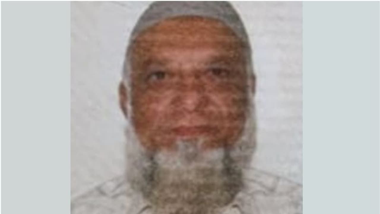 ശ്വാസം മുട്ടലിനെ തുടർന്ന് ആശുപത്രിയിലെത്തിച്ച പ്രവാസി ഇന്ത്യക്കാരൻ മരിച്ചു ശ്വാസം മുട്ടലിനെ തുടർന്ന് ആശുപത്രിയിലെത്തിച്ച പ്രവാസി ഇന്ത്യക്കാരൻ മരിച്ചു