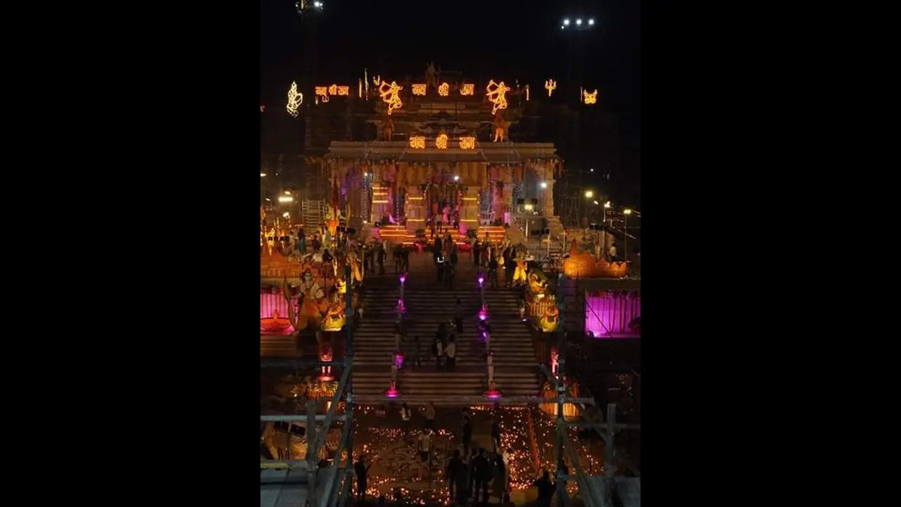 ಇನ್ಸ್ಟಾಗ್ರಾಮ್ ಪ್ರಭಾವಿಗಳಿಗೆ ಅಯೋಧ್ಯೆ ಹಾಟ್ಸ್ಪಾಟ್… ಎಲ್ಲಿ ನೋಡಿದ್ರೂ ರೀಲ್ಸ್.. ರೀಲ್ಸ್! ಇನ್ಸ್ಟಾಗ್ರಾಮ್ ಪ್ರಭಾವಿಗಳಿಗೆ ಅಯೋಧ್ಯೆ ಹಾಟ್ಸ್ಪಾಟ್… ಎಲ್ಲಿ ನೋಡಿದ್ರೂ ರೀಲ್ಸ್.. ರೀಲ್ಸ್!