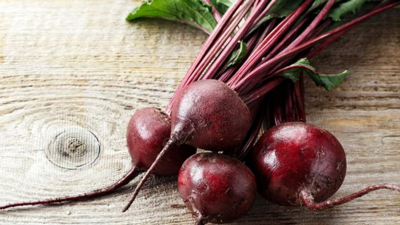 പതിവായി ബീറ്റ്റൂട്ട് കഴിക്കാറുണ്ടോ? അറിയാം ഈ ഗുണങ്ങള്... പതിവായി ബീറ്റ്റൂട്ട് കഴിക്കാറുണ്ടോ? അറിയാം ഈ ഗുണങ്ങള്...