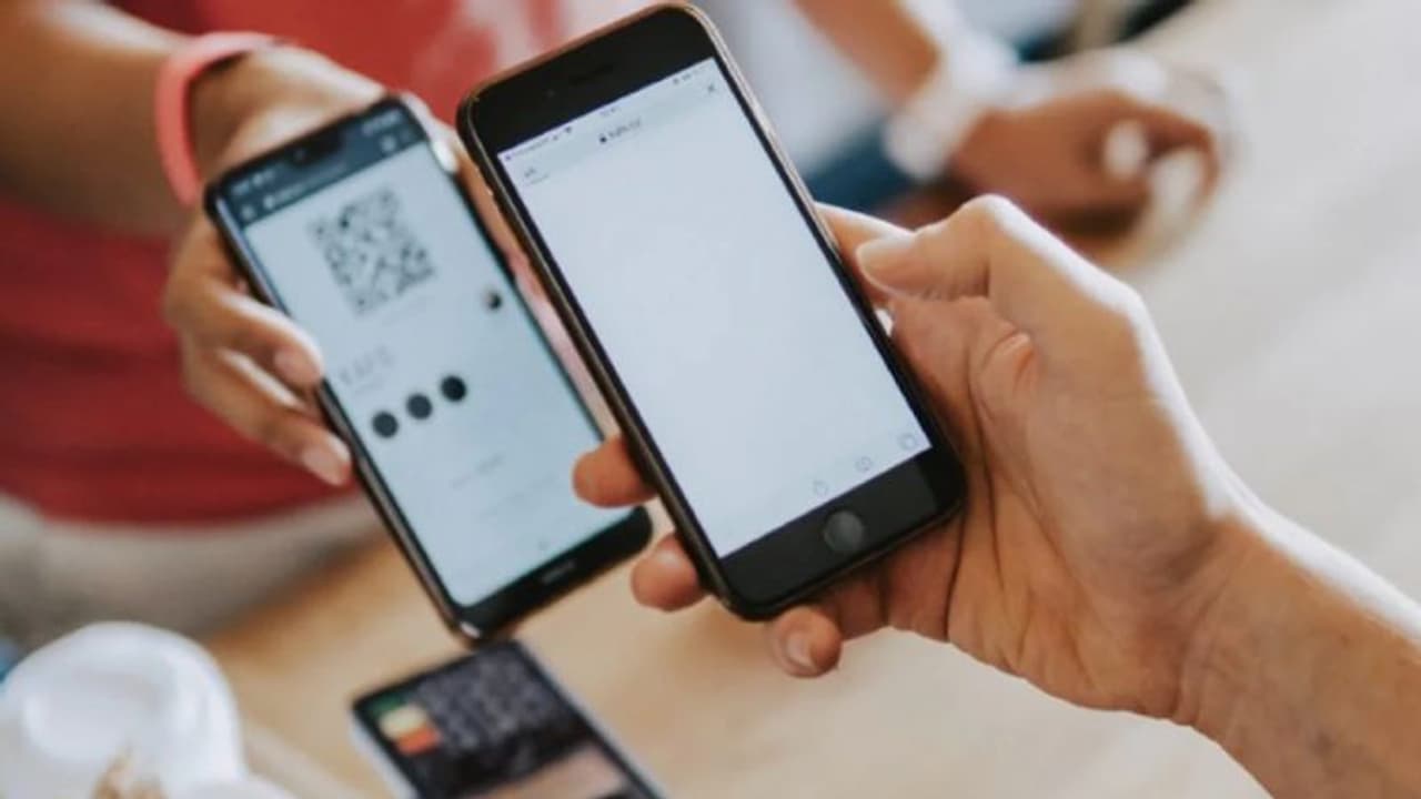 യുപിഐ പേയ്മെന്റുകളുടെ എണ്ണത്തില് വന് വര്ദ്ധനവ്; ഡിസംബറിൽ കൈമാറിയത് 18 ലക്ഷം കോടി രൂപ യുപിഐ പേയ്മെന്റുകളുടെ എണ്ണത്തില് വന് വര്ദ്ധനവ്; ഡിസംബറിൽ കൈമാറിയത് 18 ലക്ഷം കോടി രൂപ