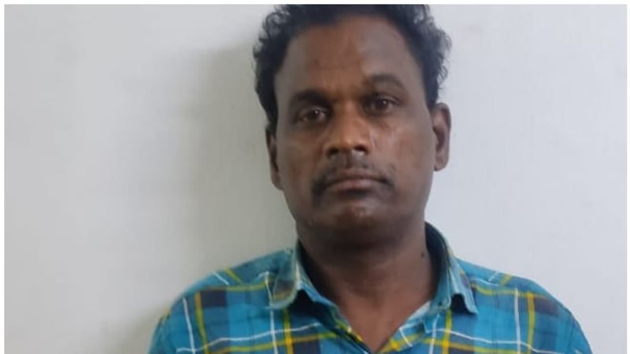 തിരുവനന്തപുരത്ത് ഭാര്യയുടെ മുഖത്ത് ആസിഡ് ഒഴിച്ച ശേഷം കുത്തി കൊലപ്പെടുത്താൻ ശ്രമം; ഭർത്താവ് അറസ്റ്റിൽ തിരുവനന്തപുരത്ത് ഭാര്യയുടെ മുഖത്ത് ആസിഡ് ഒഴിച്ച ശേഷം കുത്തി കൊലപ്പെടുത്താൻ ശ്രമം; ഭർത്താവ് അറസ്റ്റിൽ