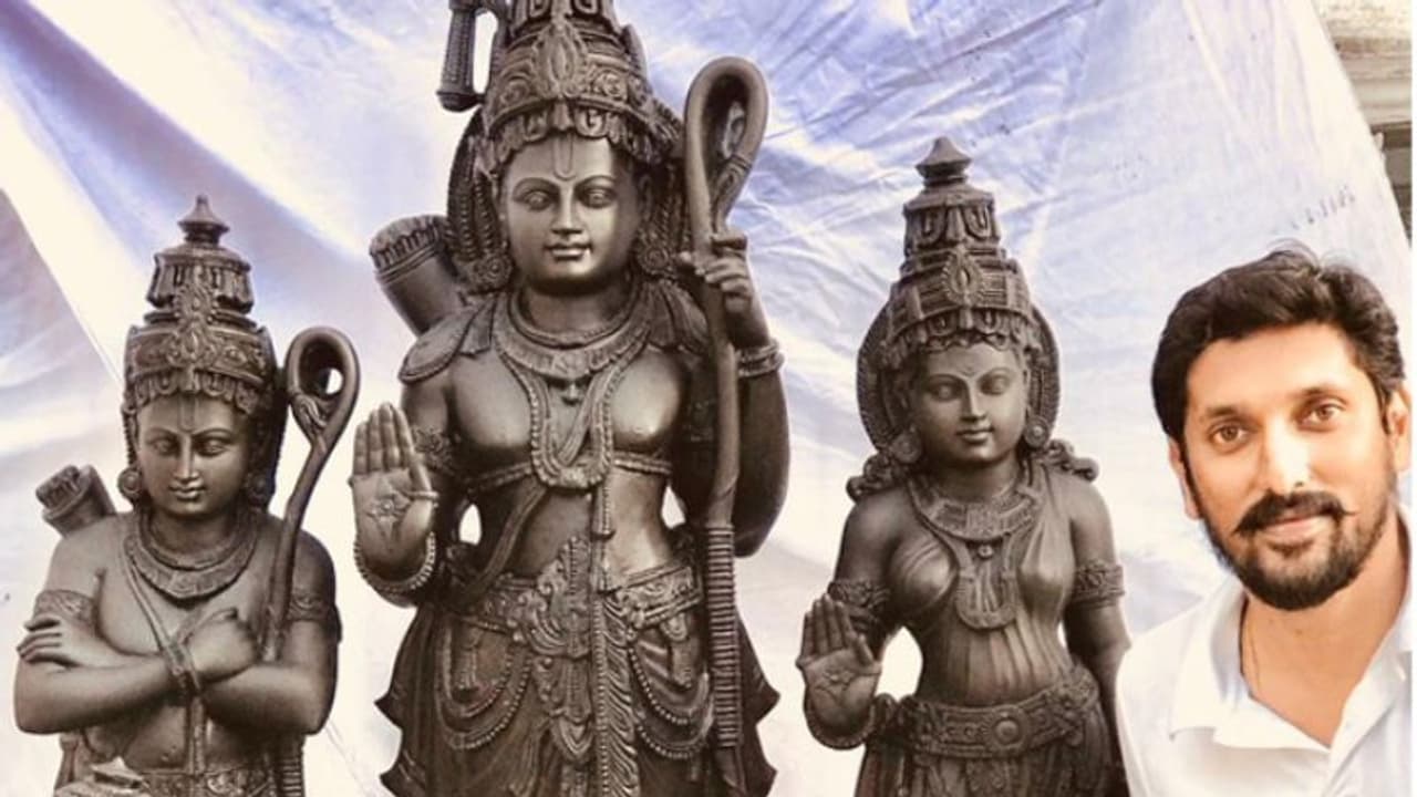 അയോധ്യയിലെ രാമക്ഷേത്ര പ്രതിഷ്ഠക്കുള്ള വിഗ്രഹം തെരഞ്ഞെടുത്തു, തയ്യാറാക്കിയത് ശിൽപി യോഗിരാജ് അരുൺ അയോധ്യയിലെ രാമക്ഷേത്ര പ്രതിഷ്ഠക്കുള്ള വിഗ്രഹം തെരഞ്ഞെടുത്തു, തയ്യാറാക്കിയത് ശിൽപി യോഗിരാജ് അരുൺ