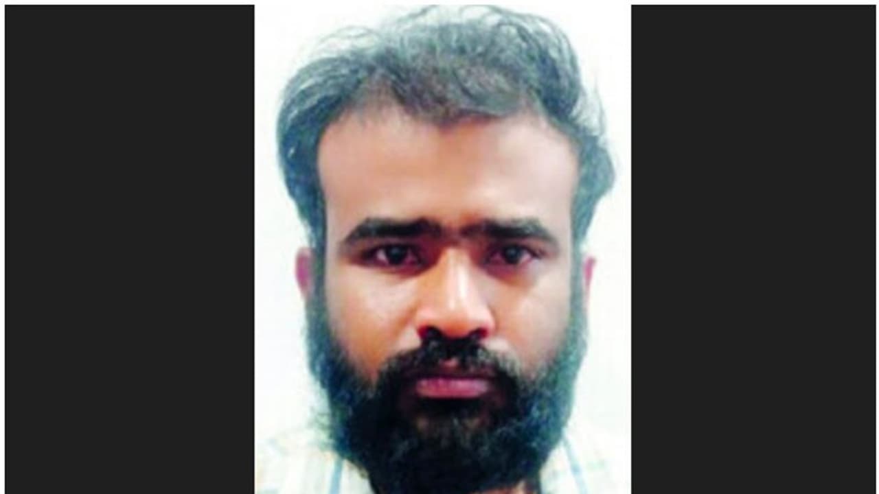 മലപ്പുറത്ത് എടിഎം മഴു കൊണ്ട് വെട്ടിപ്പൊളിച്ച് മോഷണശ്രമം, 50 സിസിടിവികൾ പരിശോധിച്ചു; മുഖം ക്ലിയർ, പിടിവീണു മലപ്പുറത്ത് എടിഎം മഴു കൊണ്ട് വെട്ടിപ്പൊളിച്ച് മോഷണശ്രമം, 50 സിസിടിവികൾ പരിശോധിച്ചു; മുഖം ക്ലിയർ, പിടിവീണു