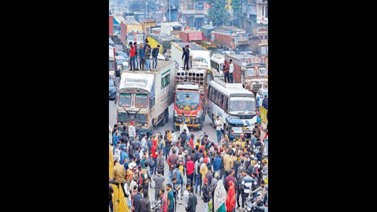 హిట్ అండ్ రన్ కొత్త చట్టం ఏమిటి? డ్రైవర్ల ఆందోళనకు కారణమేంటి? పెట్రోల్ బంకులకు దీనికి ఏం సంబంధం? 