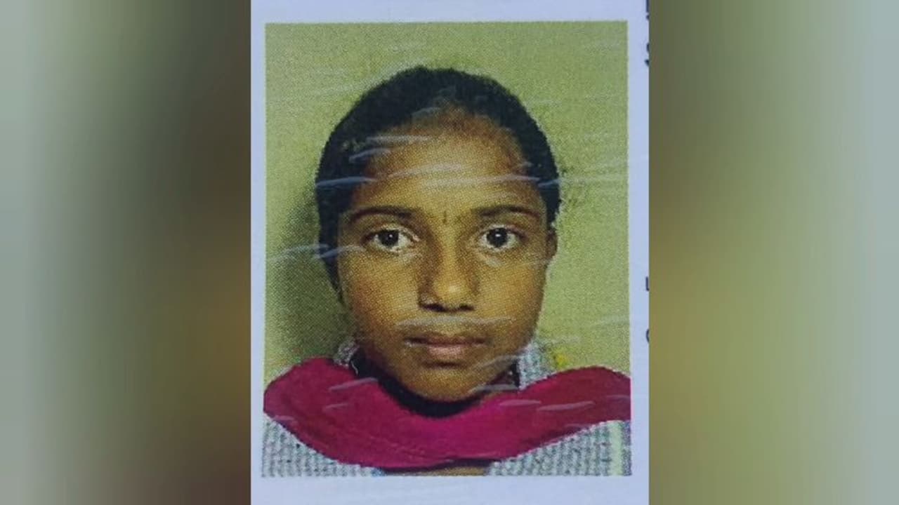 நீலகிரியில் மருத்துவக்கல்லூரி மாணவி தூக்கிட்டு தற்கொலை; போலீஸ் விசாரணை நீலகிரியில் மருத்துவக்கல்லூரி மாணவி தூக்கிட்டு தற்கொலை; போலீஸ் விசாரணை