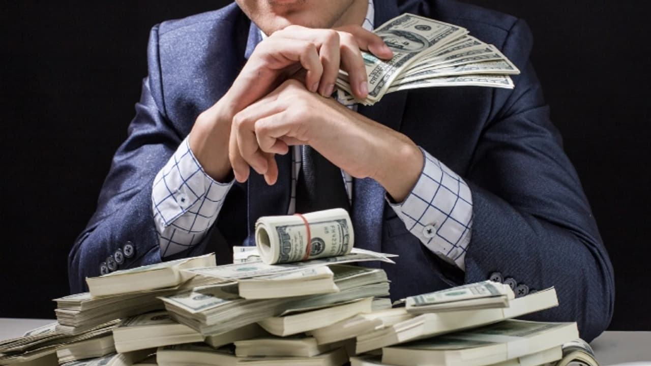 2024 സമ്പന്നരുടെ വര്ഷമോ? സമ്പത്ത് മൂന്നിരട്ടിയായി; കാരണങ്ങൾ പരിശോധിക്കാം 2024 സമ്പന്നരുടെ വര്ഷമോ? സമ്പത്ത് മൂന്നിരട്ടിയായി; കാരണങ്ങൾ പരിശോധിക്കാം