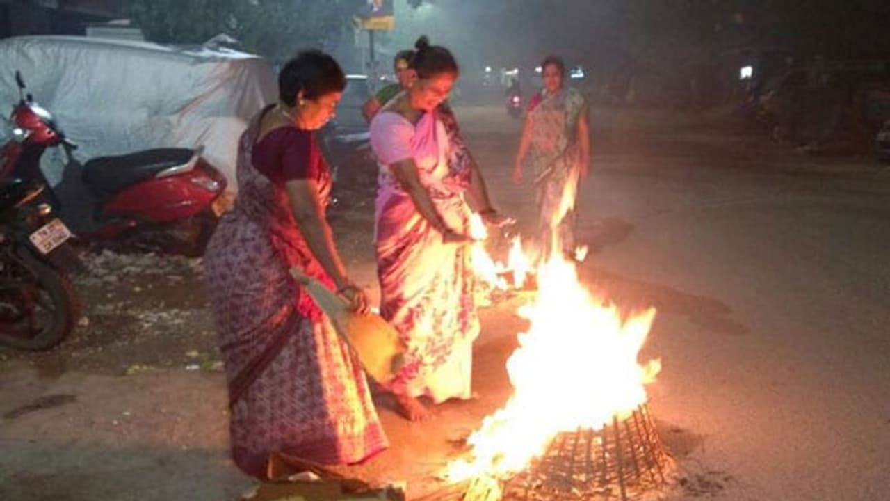 போகி நாளில் பொதுமக்கள் இதை செய்ய வேண்டாம்.. மாசுக்கட்டுப்பாட்டு வாரியம் வேண்டுகோள்.. போகி நாளில் பொதுமக்கள் இதை செய்ய வேண்டாம்.. மாசுக்கட்டுப்பாட்டு வாரியம் வேண்டுகோள்..