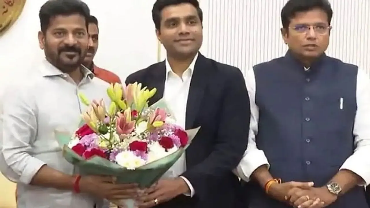 ತೆಲಂಗಾಣದಲ್ಲಿ ಹೂಡಿಕೆ ಕುರಿತು ಅದಾನಿ ಗ್ರೂಪ್ ಜೊತೆ ಸಿಎಂ ರೇವಂತ್ ರೆಡ್ಡಿ ಮಾತುಕತೆ! ತೆಲಂಗಾಣದಲ್ಲಿ ಹೂಡಿಕೆ ಕುರಿತು ಅದಾನಿ ಗ್ರೂಪ್ ಜೊತೆ ಸಿಎಂ ರೇವಂತ್ ರೆಡ್ಡಿ ಮಾತುಕತೆ!