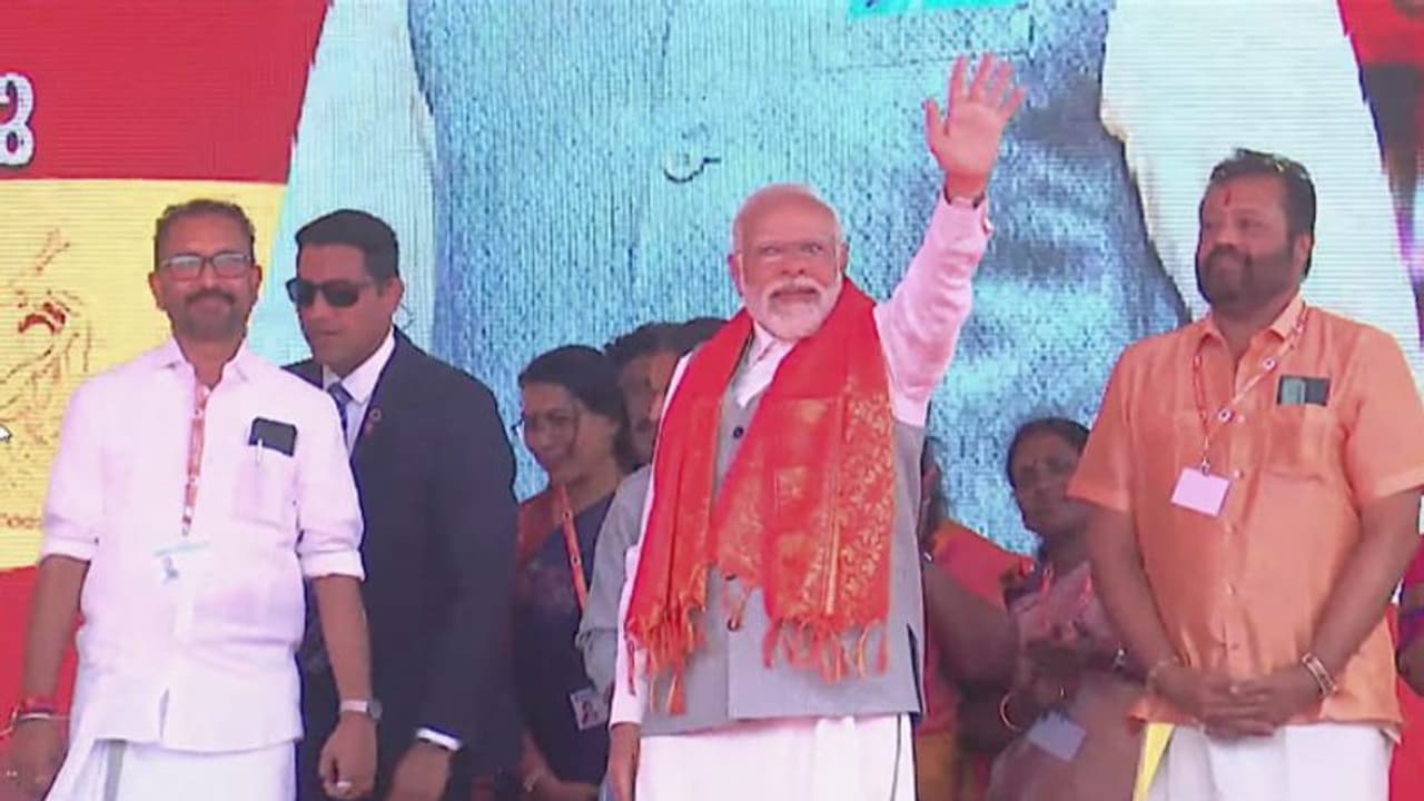 മോദി തൃശൂരിലേക്ക്; റിമോട്ട് ഉപയോഗിച്ചുള്ള ഇലക്ട്രോണിക് കളിവസ്തുക്കള്, ഹെലികാം തുടങ്ങിയവയ്ക്ക് നിരോധനം മോദി തൃശൂരിലേക്ക്; റിമോട്ട് ഉപയോഗിച്ചുള്ള ഇലക്ട്രോണിക് കളിവസ്തുക്കള്, ഹെലികാം തുടങ്ങിയവയ്ക്ക് നിരോധനം