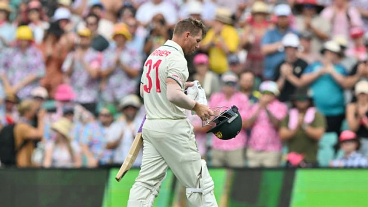 സിഡ്നി നിശബ്ദം; കരിയറിലെ അവസാന ടെസ്റ്റില് തലയെടുപ്പില്ലാതെ ഡേവിഡ് വാര്ണര് പുറത്ത്, യുഗാന്ത്യം? സിഡ്നി നിശബ്ദം; കരിയറിലെ അവസാന ടെസ്റ്റില് തലയെടുപ്പില്ലാതെ ഡേവിഡ് വാര്ണര് പുറത്ത്, യുഗാന്ത്യം?