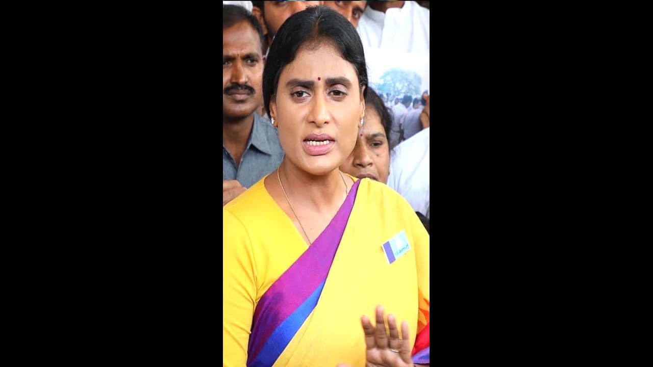 కాలేజీ ఆడపిల్లల బాత్ రూముల్లో హిడెన్​ కెమెరాలు.. తల్లిగా తీవ్ర భయాందోళనకు గురి చేస్తోంది : వైఎస్ ష‌ర్మిల