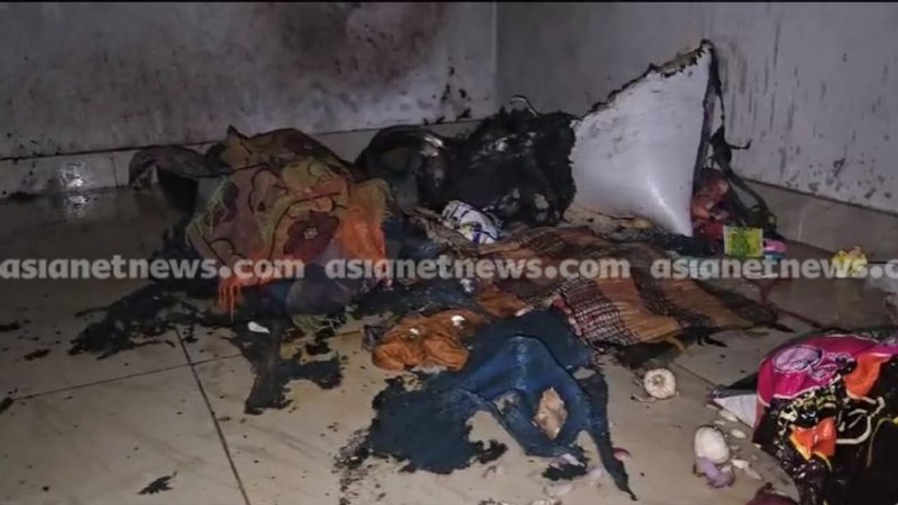 ഭക്ഷണം പാകം ചെയ്യുമ്പോൾ ഗ്യാസ് സിലിണ്ടറിന് തീപിടിച്ചു; ഒരാൾക്ക് പരിക്ക്, പണവും വസ്ത്രങ്ങളും കത്തിനശിച്ചു ഭക്ഷണം പാകം ചെയ്യുമ്പോൾ ഗ്യാസ് സിലിണ്ടറിന് തീപിടിച്ചു; ഒരാൾക്ക് പരിക്ക്, പണവും വസ്ത്രങ്ങളും കത്തിനശിച്ചു