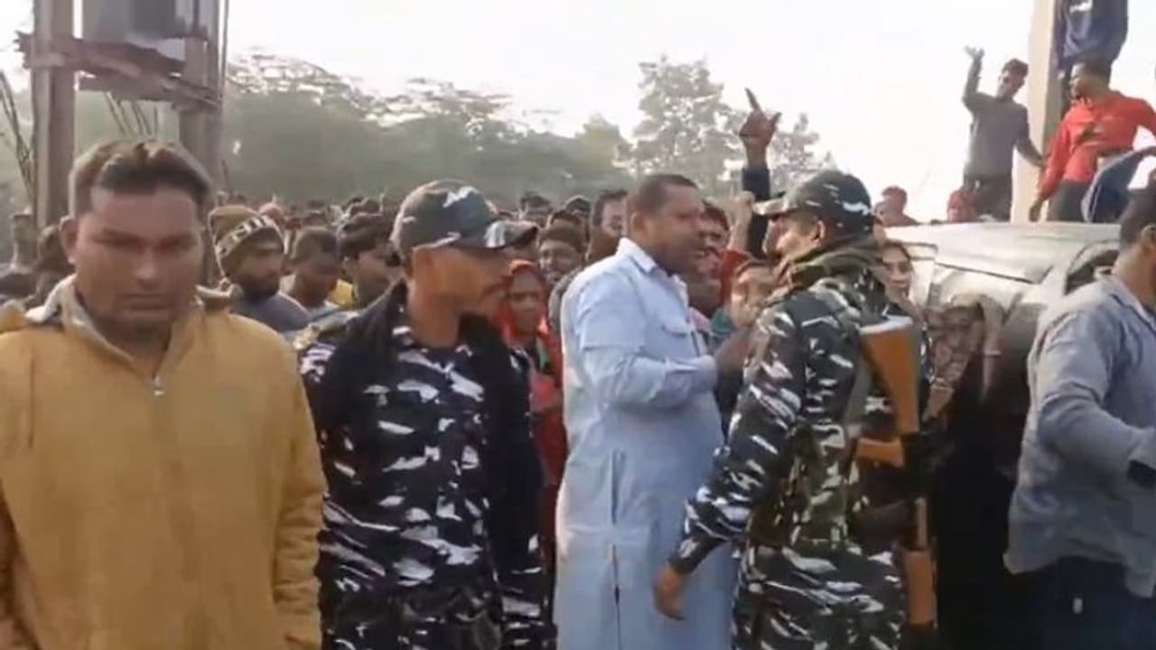 నేతను అరెస్టు చేసేందుకు వెళ్తే.. ఈడీ బృందంపైనే దాడి.. 200 మంది చుట్టుముట్టి.. సినిమా స్టైల్ లో ఫైట్.. నేతను అరెస్టు చేసేందుకు వెళ్తే.. ఈడీ బృందంపైనే దాడి.. 200 మంది చుట్టుముట్టి.. సినిమా స్టైల్ లో ఫైట్..