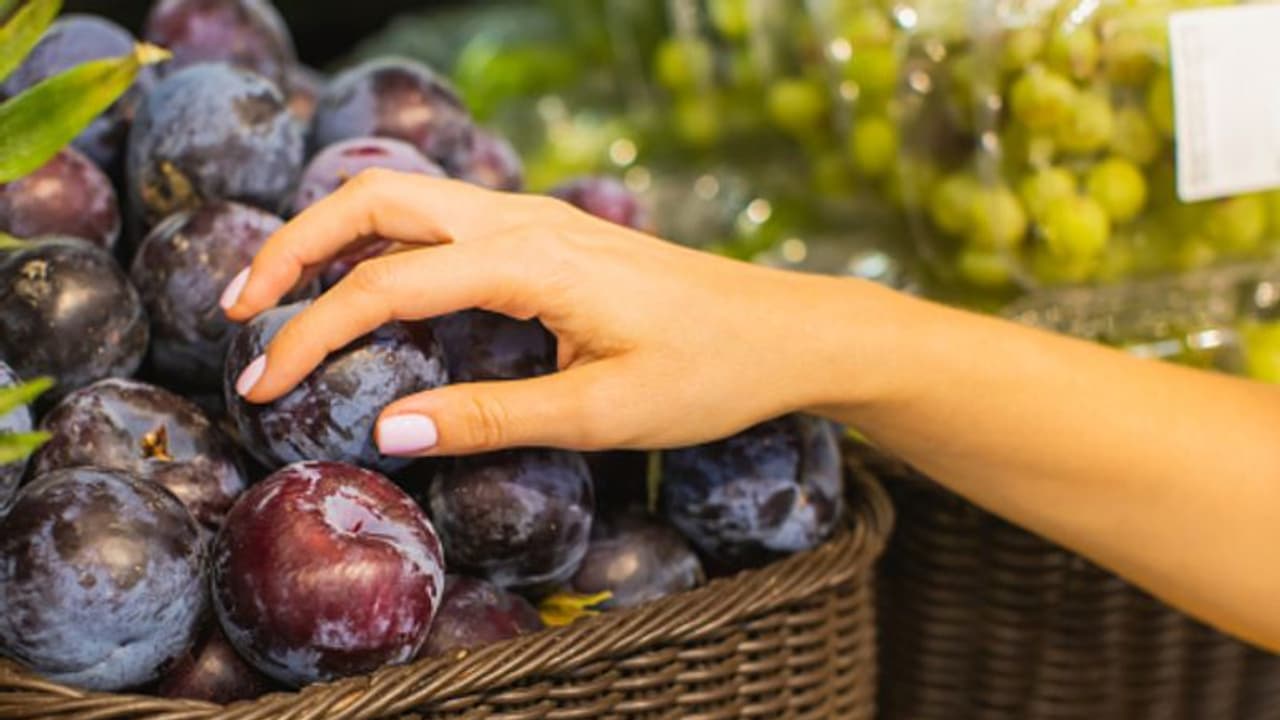 പതിവായി പ്രൂൺസ് കഴിക്കൂ, ഈ രോഗങ്ങളെ അകറ്റി നിർത്താം... പതിവായി പ്രൂൺസ് കഴിക്കൂ, ഈ രോഗങ്ങളെ അകറ്റി നിർത്താം...