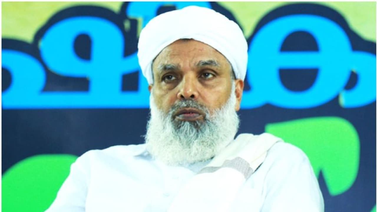 'ലീഗ് സെക്രട്ടറി സമസ്തക്കെതിരെ വിവരക്കേട് പറയുന്നു'; പല കാര്യങ്ങളിലും കടുത്ത ഭിന്നതയെന്ന് മുക്കം ഉമര് ഫൈസി 'ലീഗ് സെക്രട്ടറി സമസ്തക്കെതിരെ വിവരക്കേട് പറയുന്നു'; പല കാര്യങ്ങളിലും കടുത്ത ഭിന്നതയെന്ന് മുക്കം ഉമര് ഫൈസി