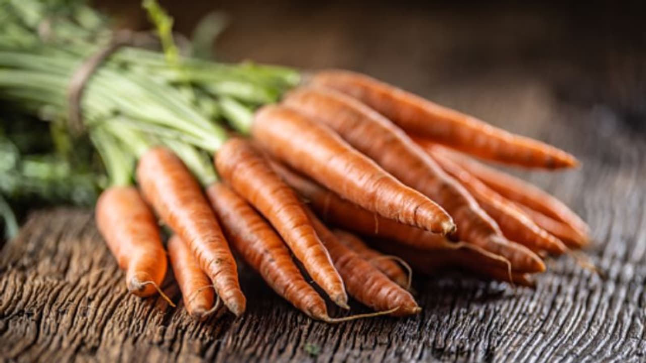 വണ്ണവും പ്രമേഹവും നിയന്ത്രിക്കാന് ക്യാരറ്റ്; അറിയാം മറ്റ് ഗുണങ്ങള്... വണ്ണവും പ്രമേഹവും നിയന്ത്രിക്കാന് ക്യാരറ്റ്; അറിയാം മറ്റ് ഗുണങ്ങള്...