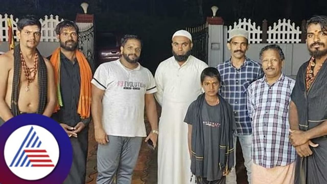 ಸಂಕಷ್ಟಕ್ಕೆ ಸಿಲುಕಿದ್ದ ಶಬರಿಮಲೆ ಭಕ್ತರಿಗೆ ಆಶ್ರಯ; ಕೋಮು ಸೌಹಾರ್ದತೆಗೆ ಸಾಕ್ಷಿಯಾದ ತಿತಿಮತಿ ಜಾಮಾ ಮಸೀದಿ!