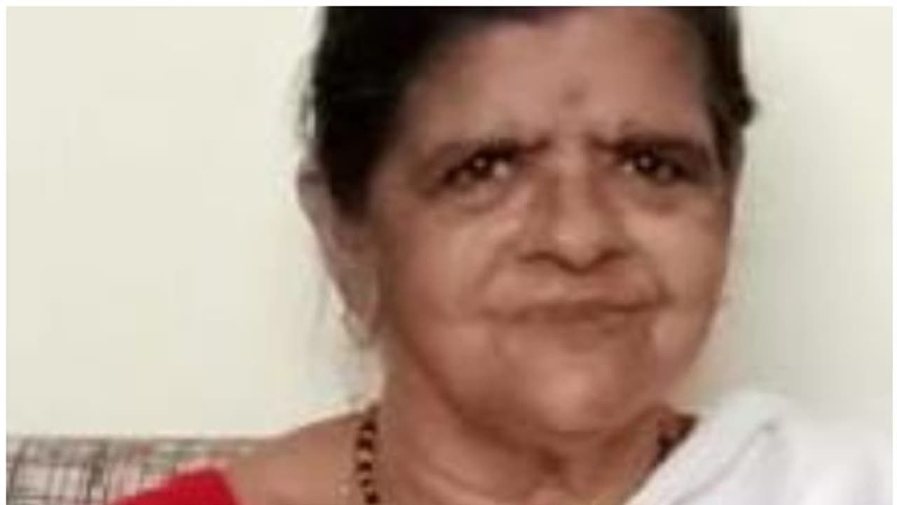 പന്തളം രാജകുടുംബാംഗം ചോതിനാൾ അംബിക തമ്പുരാട്ടി അന്തരിച്ചു; പന്തളം ക്ഷേത്രം 11 ദിവസം അടച്ചിടും പന്തളം രാജകുടുംബാംഗം ചോതിനാൾ അംബിക തമ്പുരാട്ടി അന്തരിച്ചു; പന്തളം ക്ഷേത്രം 11 ദിവസം അടച്ചിടും