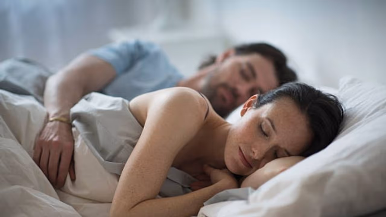 ನಿದ್ರೆ ಸರಿ ಮಾಡ್ಲಿಲ್ಲವೆಂದ್ರೆ ಸೆಕ್ಸ್ ಲೈಫ್ಗೂ ತರುತ್ತೆ ಕುತ್ತು! ನಿದ್ರೆ ಸರಿ ಮಾಡ್ಲಿಲ್ಲವೆಂದ್ರೆ ಸೆಕ್ಸ್ ಲೈಫ್ಗೂ ತರುತ್ತೆ ಕುತ್ತು!