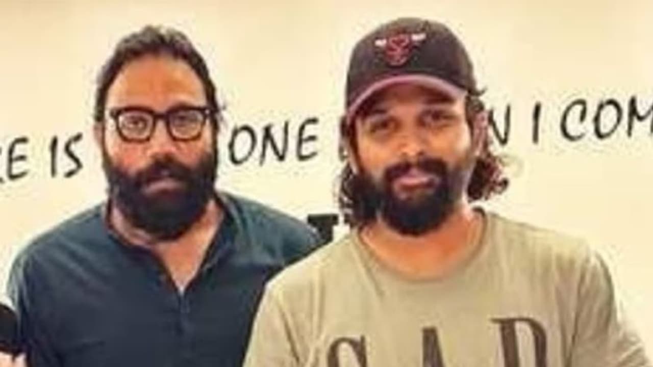 అల్లు అర్జున్ తో అర్జున్ రెడ్డి.. బన్నీ ఛాన్స్ ఇవ్వలేదు, సందీప్ రెడ్డి సంచలన కామెంట్స్.. అల్లు అర్జున్ తో అర్జున్ రెడ్డి.. బన్నీ ఛాన్స్ ఇవ్వలేదు, సందీప్ రెడ్డి సంచలన కామెంట్స్..