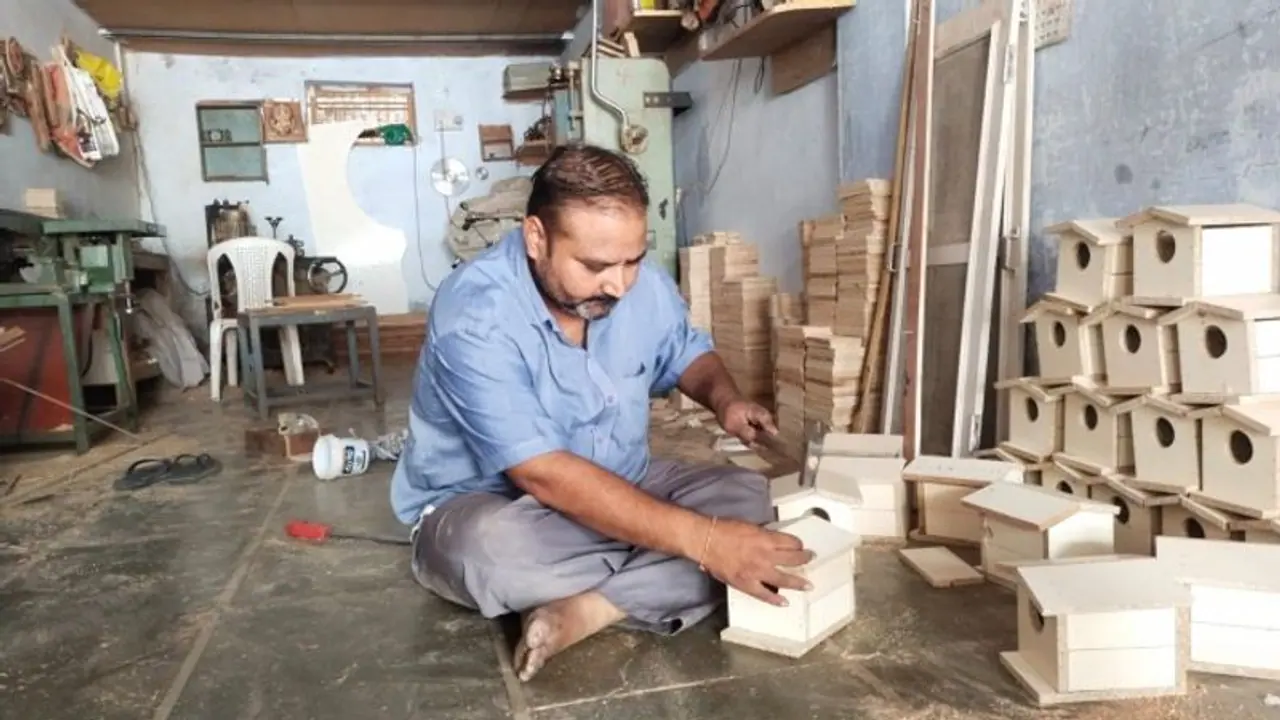 11 साल में 51000 चिड़ियों का घर फ्री में बांट चुके हैं शंभू