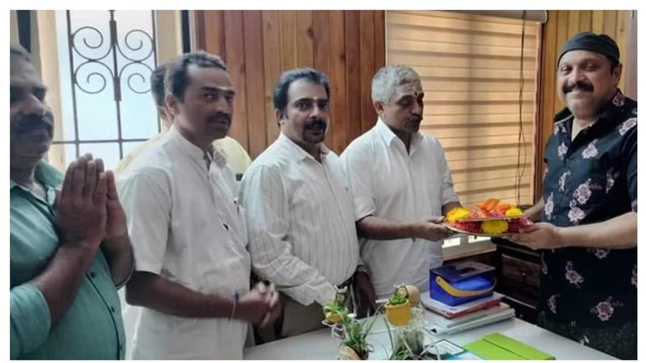 അയോധ്യ രാമക്ഷേത്ര പ്രതിഷ്ഠാ ചടങ്ങിന് മന്ത്രി ​ഗണേഷിനെ വീട്ടിലെത്തി ക്ഷണിച്ച് ആർഎസ്എസ്