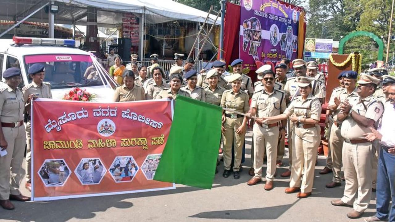 ಮೈಸೂರು ನಗರ ಪೊಲೀಸ್ ಘಟಕದಿಂಧ ಮಹಿಳಾ ಸುರಕ್ಷತೆಗೆ ಹೊಸ ಪ್ಲಾನ್ ಮೈಸೂರು ನಗರ ಪೊಲೀಸ್ ಘಟಕದಿಂಧ ಮಹಿಳಾ ಸುರಕ್ಷತೆಗೆ ಹೊಸ ಪ್ಲಾನ್