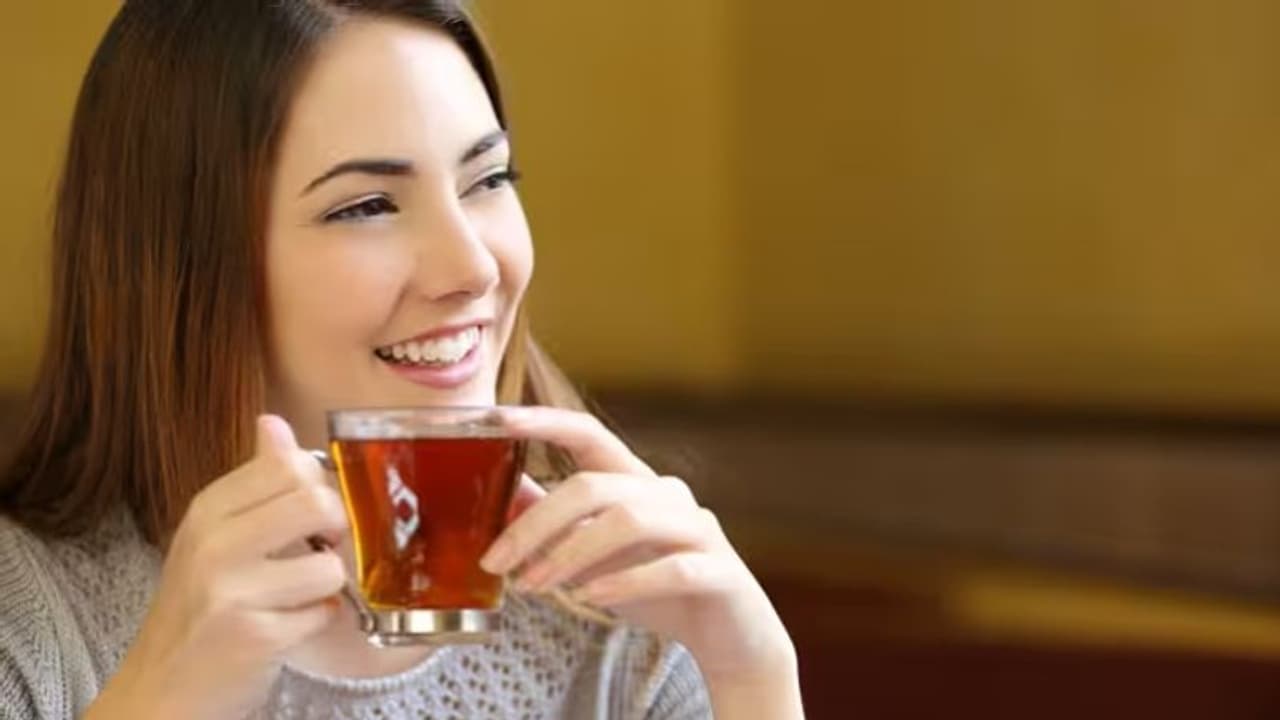 ചര്മ്മം കണ്ടാല് പ്രായം തോന്നിക്കുന്നുണ്ടോ? കുടിക്കാം ഈ അഞ്ച് പാനീയങ്ങള്... ചര്മ്മം കണ്ടാല് പ്രായം തോന്നിക്കുന്നുണ്ടോ? കുടിക്കാം ഈ അഞ്ച് പാനീയങ്ങള്...