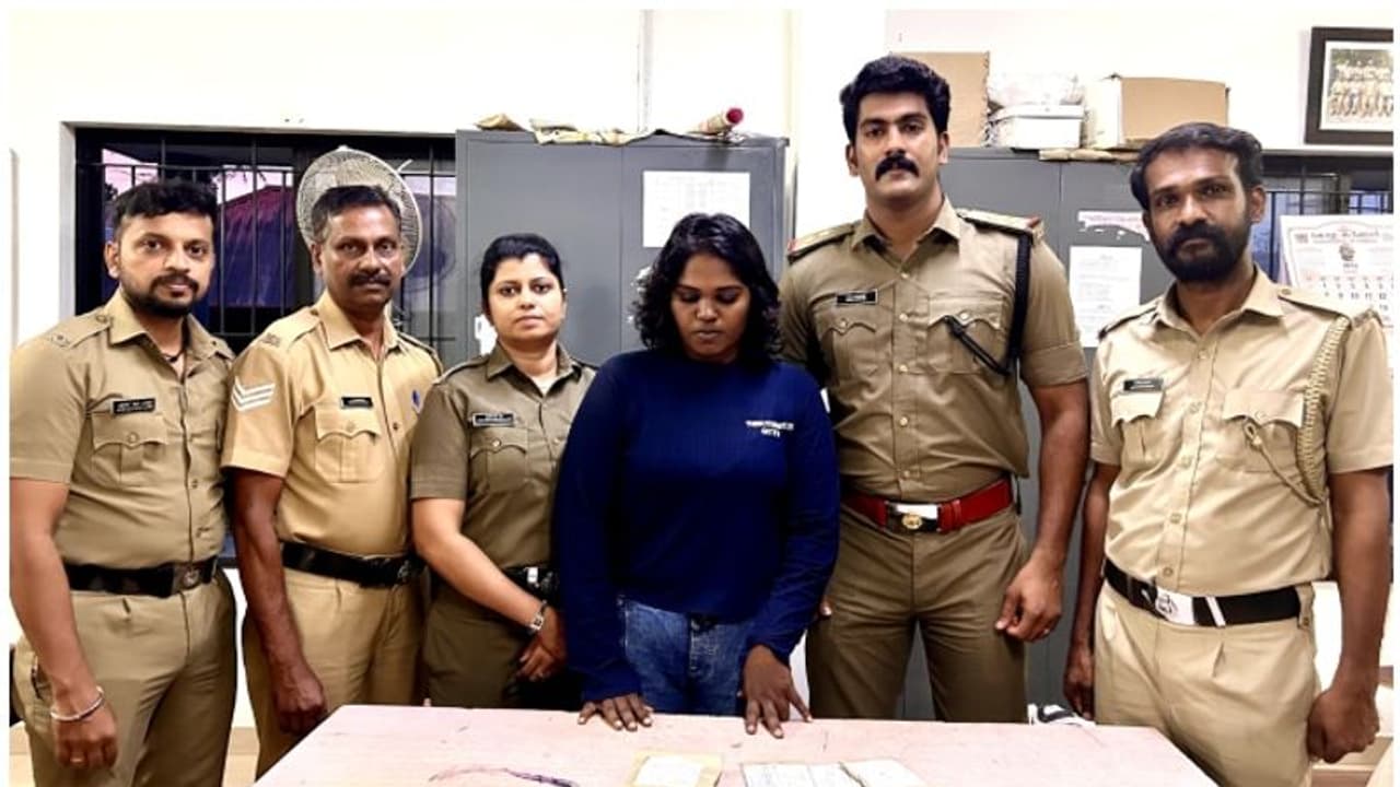 എംഡിഎംഎയും കഞ്ചാവുമായി യൂട്യൂബ് വ്ലോഗറായ യുവതി പിടിയിൽ എംഡിഎംഎയും കഞ്ചാവുമായി യൂട്യൂബ് വ്ലോഗറായ യുവതി പിടിയിൽ