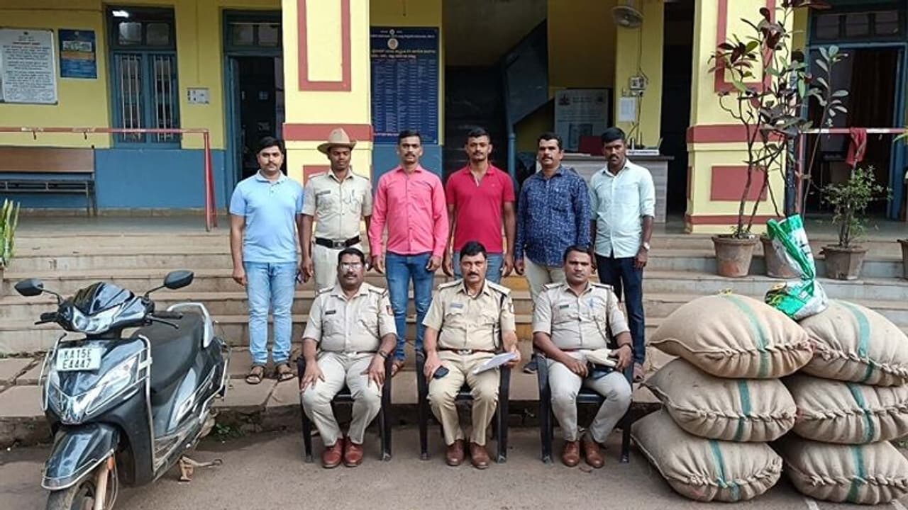 ಶಿವಮೊಗ್ಗ; ನಕಲಿ ಸಿಮ್, ಚೆಕ್ ಬಳಸಿ ಕಾಳುಮೆಣಸು ಖರೀದಿ, ಮೂವರು ಅಂದರ್ ಶಿವಮೊಗ್ಗ; ನಕಲಿ ಸಿಮ್, ಚೆಕ್ ಬಳಸಿ ಕಾಳುಮೆಣಸು ಖರೀದಿ, ಮೂವರು ಅಂದರ್