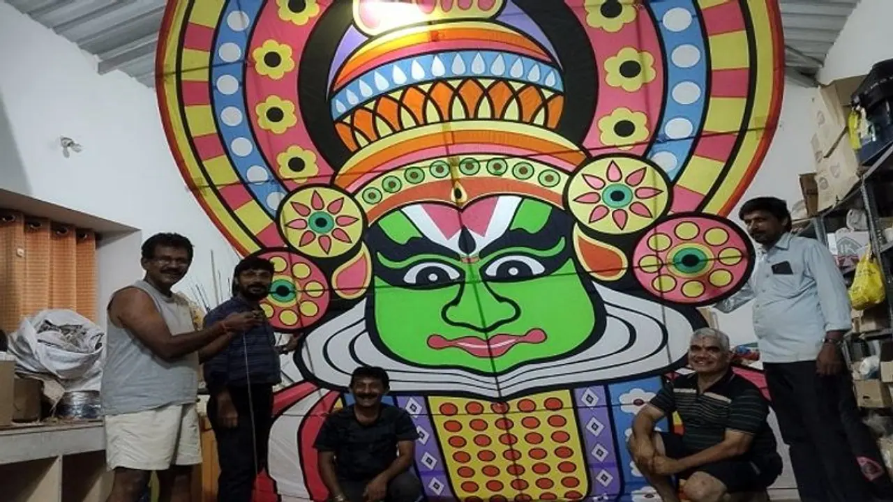 ತೆಲಂಗಾಣದ ಬಾನಂಗಳದಲ್ಲಿ ಹಾರಾಡಲಿದೆ ‘ಕಥಕ್ಕಳಿ’ ಗಾಳಿಪಟ ತೆಲಂಗಾಣದ ಬಾನಂಗಳದಲ್ಲಿ ಹಾರಾಡಲಿದೆ ‘ಕಥಕ್ಕಳಿ’ ಗಾಳಿಪಟ