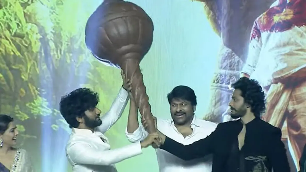 చిరంజీవి తిరస్కరించిన కథతో `హనుమాన్` హీరో సినిమా.. దర్శకుడు ఎవరంటే? చిరంజీవి తిరస్కరించిన కథతో `హనుమాన్` హీరో సినిమా.. దర్శకుడు ఎవరంటే?