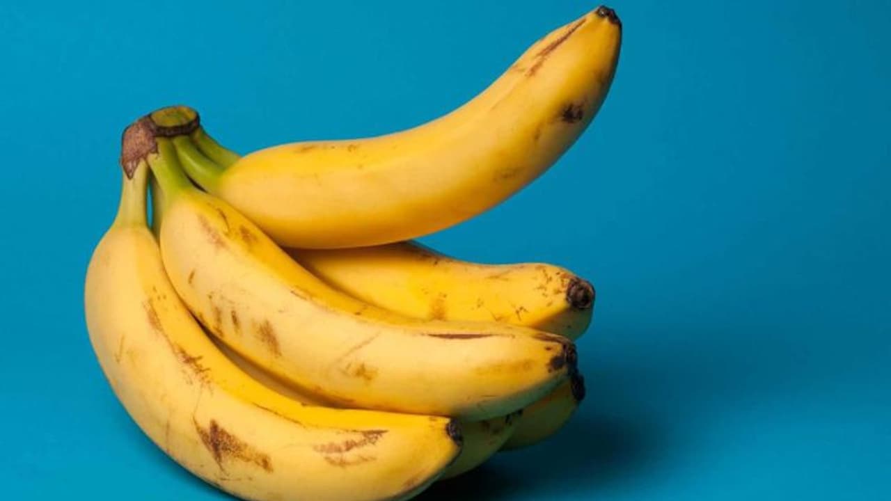 മഞ്ഞുകാലത്ത് വാഴപ്പഴം കഴിക്കാമോ? ശ്രദ്ധിക്കേണ്ട കാര്യങ്ങള്... മഞ്ഞുകാലത്ത് വാഴപ്പഴം കഴിക്കാമോ? ശ്രദ്ധിക്കേണ്ട കാര്യങ്ങള്...