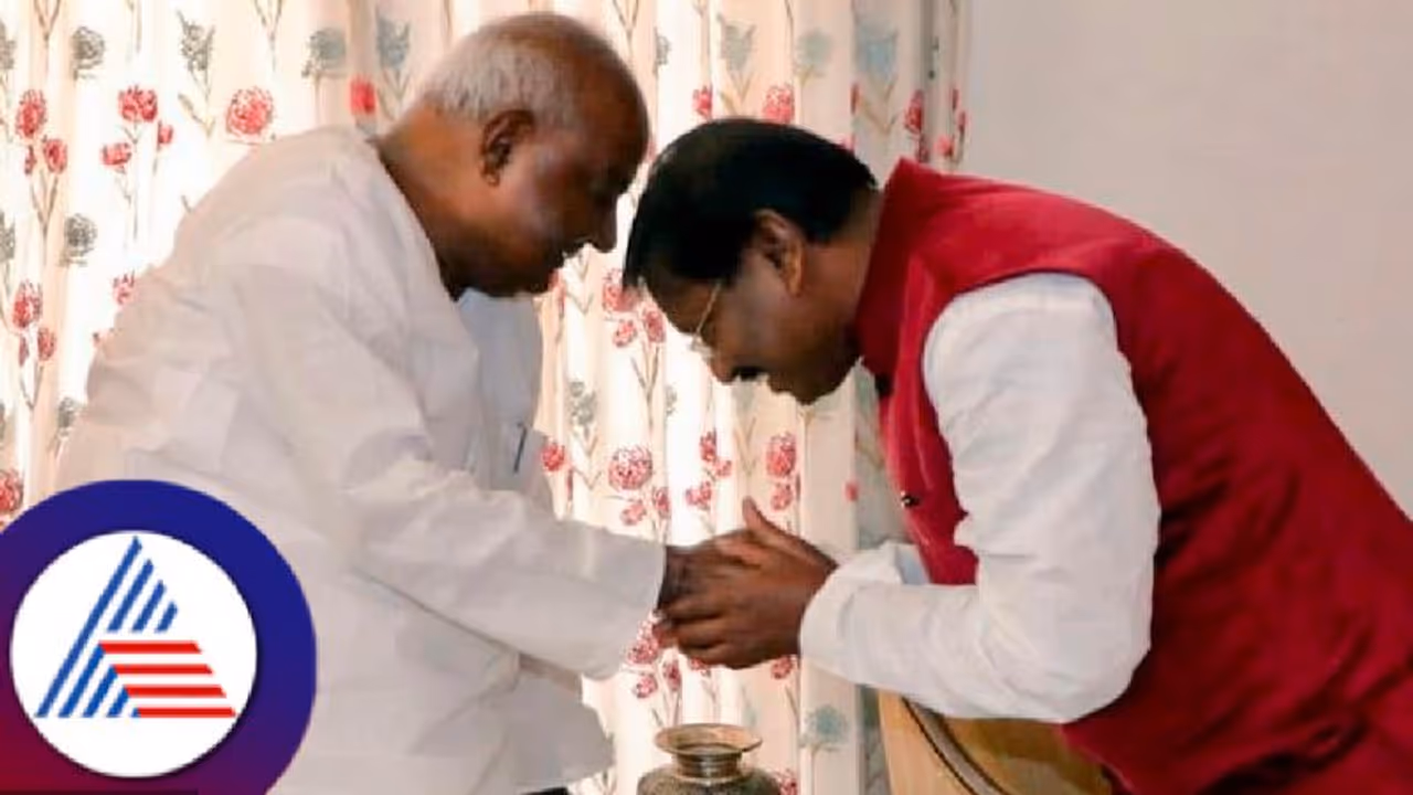 ಎಚ್ಡಿ ದೇವೇಗೌಡರ ನಿವಾಸಕ್ಕೆ ಕೇಂದ್ರ ಸಚಿವ ಅರ್ಜುನ್ ಮುಂಡಾ ಭೇಟಿ; ಎಚ್ಡಿಕೆ ಕೇಂದ್ರ ಸಚಿವ ಸಂಪುಟ ಸೇರ್ತಾರಾ? ಎಚ್ಡಿ ದೇವೇಗೌಡರ ನಿವಾಸಕ್ಕೆ ಕೇಂದ್ರ ಸಚಿವ ಅರ್ಜುನ್ ಮುಂಡಾ ಭೇಟಿ; ಎಚ್ಡಿಕೆ ಕೇಂದ್ರ ಸಚಿವ ಸಂಪುಟ ಸೇರ್ತಾರಾ?
