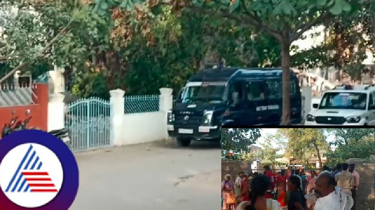 ವೆಂಕಟಮ್ಮನಹಳ್ಳಿ ಪೊಲೀಸ್ ಹತ್ಯಾಕಾಂಡ ಪ್ರಕರಣ; ನಾಲ್ವರು ಮಾಜಿ ನಕ್ಸಲರು ಪೊಲೀಸ್ ವಶಕ್ಕೆ, ಇಂದು ಕೋರ್ಟ್ ಗೆ ಹಾಜರು! ವೆಂಕಟಮ್ಮನಹಳ್ಳಿ ಪೊಲೀಸ್ ಹತ್ಯಾಕಾಂಡ ಪ್ರಕರಣ; ನಾಲ್ವರು ಮಾಜಿ ನಕ್ಸಲರು ಪೊಲೀಸ್ ವಶಕ್ಕೆ, ಇಂದು ಕೋರ್ಟ್ ಗೆ ಹಾಜರು!