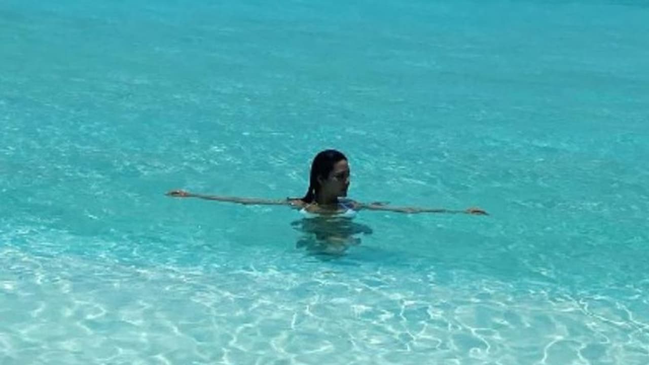 Esha Gupta joins 'Explore Indian Islands' trend, shares stunning throwback picture from Lakshadweep vacation Esha Gupta joins 'Explore Indian Islands' trend, shares stunning throwback picture from Lakshadweep vacation