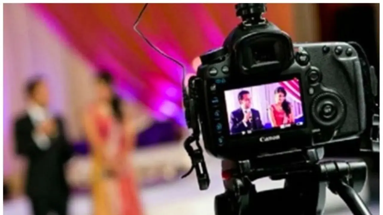 వెడ్డింగ్ ఫొటోగ్రాఫర్ మర్డర్.. హంతకులు దొంగలా?