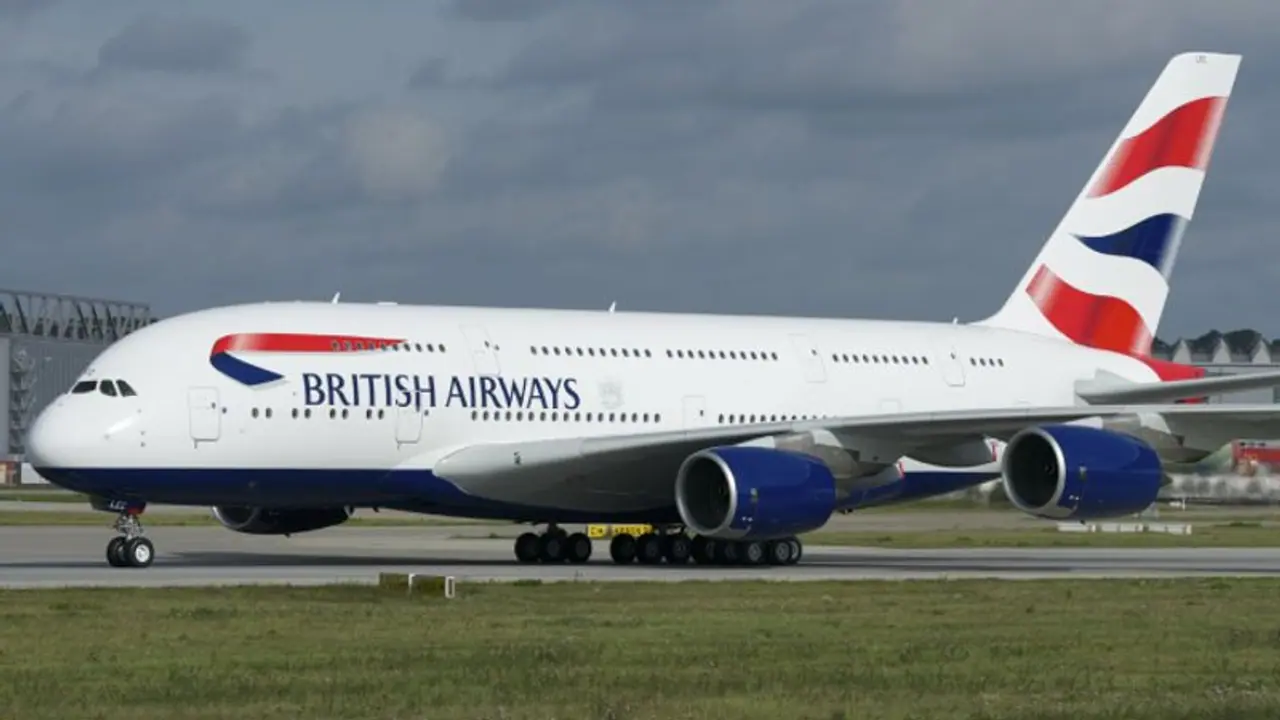 விமானத்தின் வெளியே தொங்கிக்கொண்டிருந்த விமானி.. 17000 அடி உயரத்தில் திக் திக் நிமிடங்கள் ஒரு Flashback!