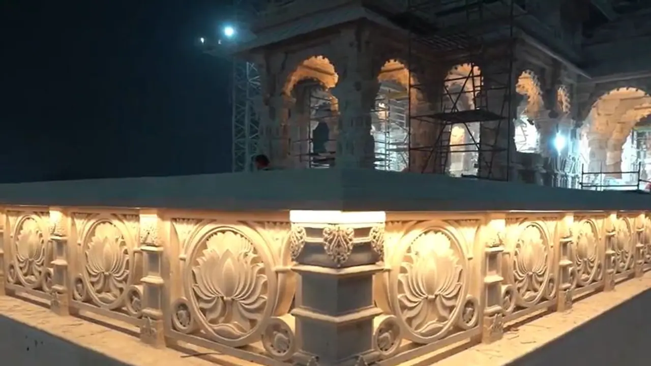 ರಾಮ ಮಂದಿರ ವಿಡಿಯೋ ರಿಲೀಸ್ ಮಾಡಿದ ಟ್ರಸ್ಟ್, ದೀಪಾಲಂಕಾರದಿಂದ ಕಂಗೊಳಿಸುತ್ತಿದೆ ದೇಗುಲ! ರಾಮ ಮಂದಿರ ವಿಡಿಯೋ ರಿಲೀಸ್ ಮಾಡಿದ ಟ್ರಸ್ಟ್, ದೀಪಾಲಂಕಾರದಿಂದ ಕಂಗೊಳಿಸುತ್ತಿದೆ ದೇಗುಲ!