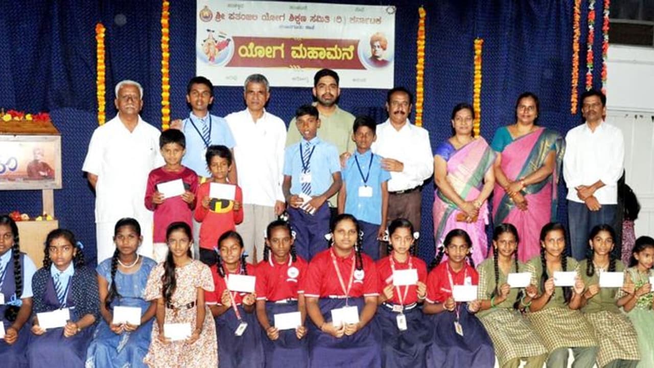 ಸಕಾರಾತ್ಮಕ ಸದೃಢತೆಗೆ ಯೋಗ ಸಹಕಾರಿ: ಮಂಜುನಾಥ್ ಸಕಾರಾತ್ಮಕ ಸದೃಢತೆಗೆ ಯೋಗ ಸಹಕಾರಿ: ಮಂಜುನಾಥ್