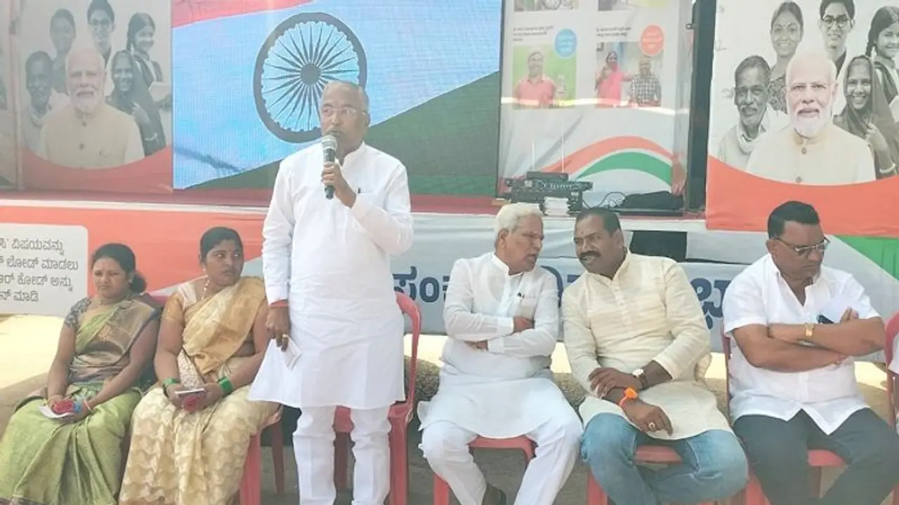 ದೇಶದ ಸರ್ವಾಂಗೀಣ ಅಭಿವೃದ್ಧಿಗೆ ಮೋದಿ ಸರ್ಕಾರ ಸಂಕಲ್ಪ: ಪೂಜಾರ ದೇಶದ ಸರ್ವಾಂಗೀಣ ಅಭಿವೃದ್ಧಿಗೆ ಮೋದಿ ಸರ್ಕಾರ ಸಂಕಲ್ಪ: ಪೂಜಾರ