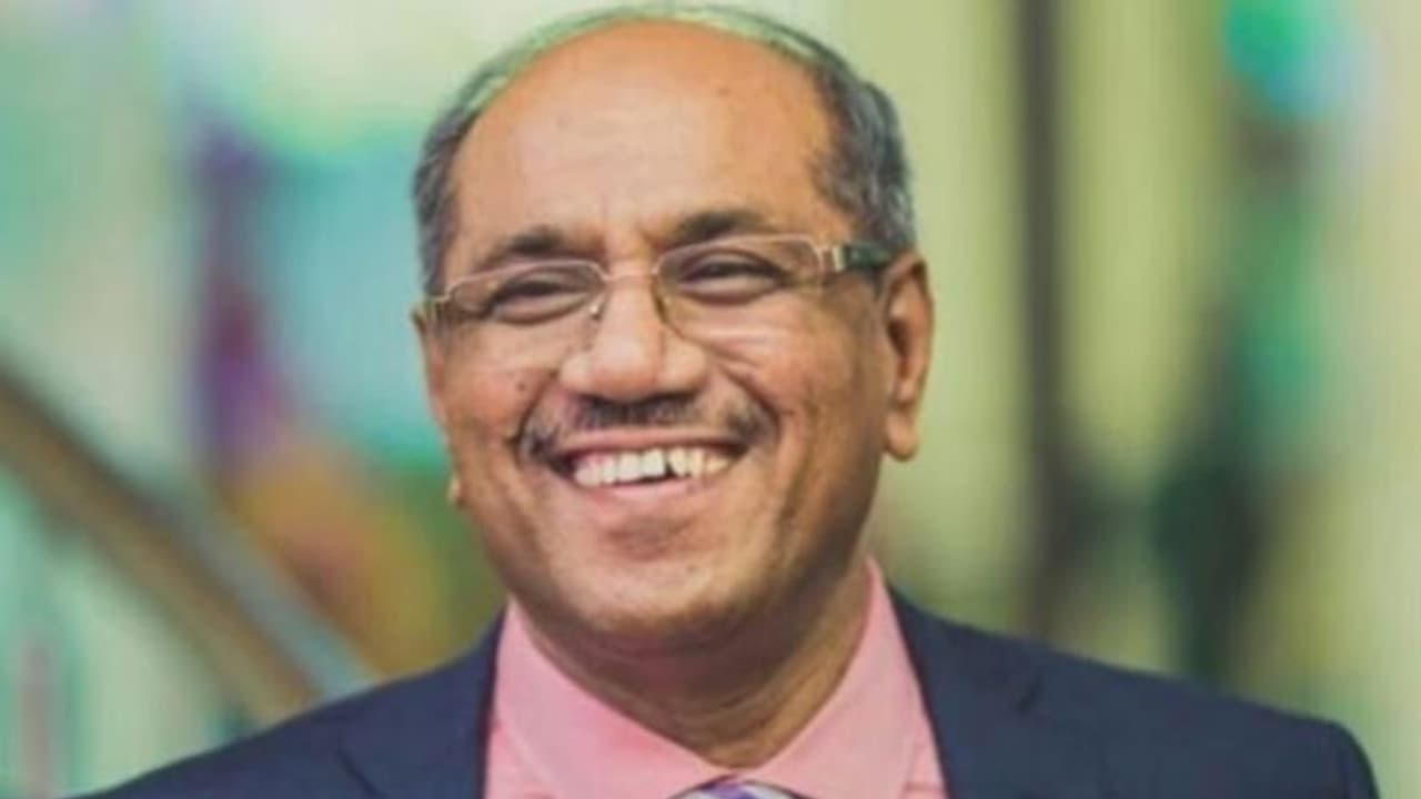 அரசு தலைமை வழக்கறிஞர் ஆர்.சண்முக சுந்தரம் திடீர் ராஜினாமா..! என்ன காரணம் தெரியுமா? அவரே சொன்ன தகவல்.! அரசு தலைமை வழக்கறிஞர் ஆர்.சண்முக சுந்தரம் திடீர் ராஜினாமா..! என்ன காரணம் தெரியுமா? அவரே சொன்ன தகவல்.!