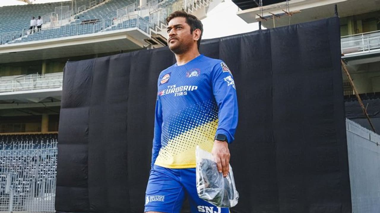 MS Dhoni Gym Work Out Video: ஜிம் ஒர்க் அவுட், பேட்டிங் பயிற்சின்னு பிஸியான தோனி – தரமான சம்பவம் இருக்கு! MS Dhoni Gym Work Out Video: ஜிம் ஒர்க் அவுட், பேட்டிங் பயிற்சின்னு பிஸியான தோனி – தரமான சம்பவம் இருக்கு!